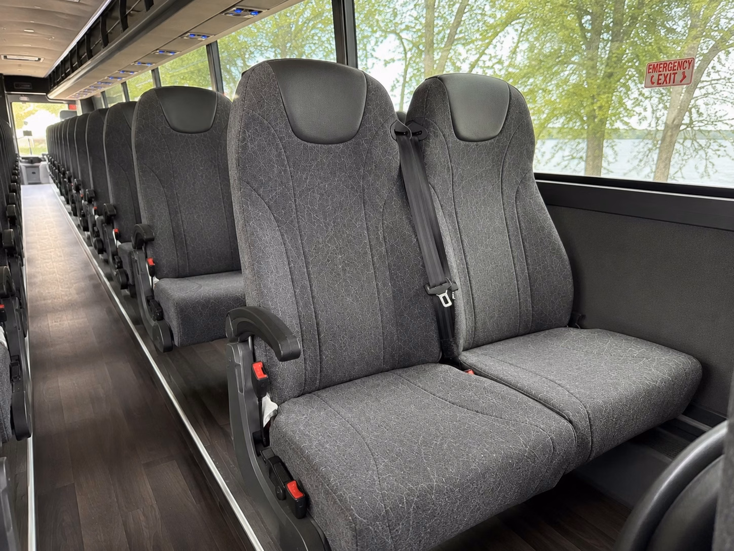 charter bus rentals for winery and vineyard weddings near hillsboro